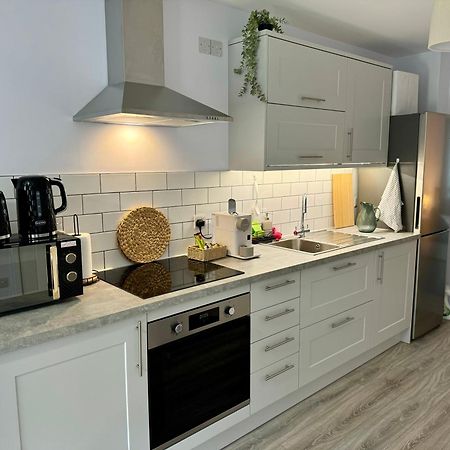 Апартаменти Brand New Flat 5 With Free Parking And Fast Wifi Йорк Екстер'єр фото