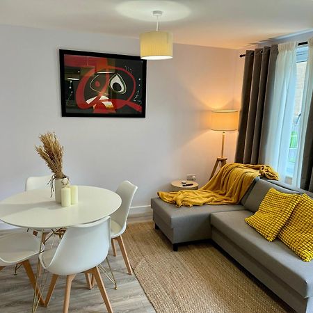 Апартаменти Brand New Flat 5 With Free Parking And Fast Wifi Йорк Екстер'єр фото