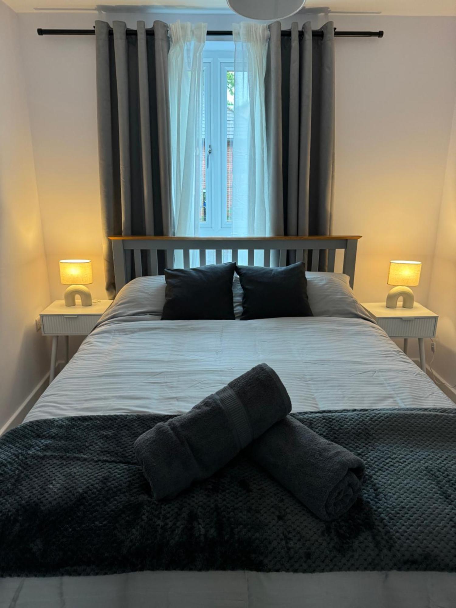Апартаменти Brand New Flat 5 With Free Parking And Fast Wifi Йорк Екстер'єр фото