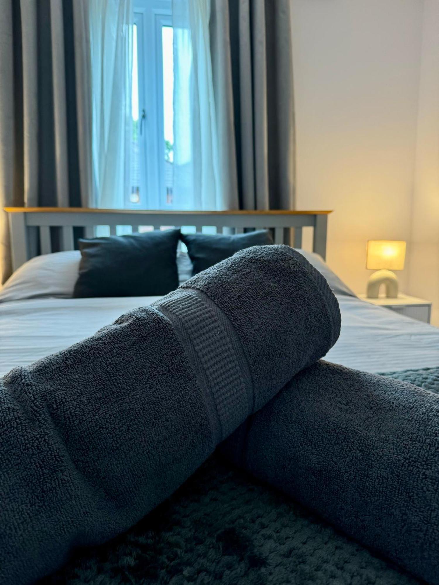Апартаменти Brand New Flat 5 With Free Parking And Fast Wifi Йорк Екстер'єр фото