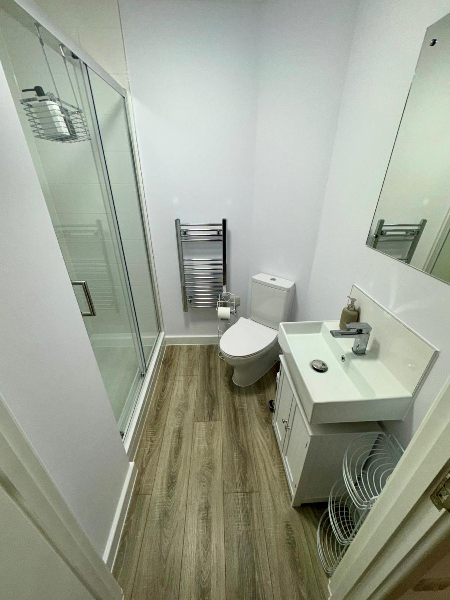 Апартаменти Brand New Flat 5 With Free Parking And Fast Wifi Йорк Екстер'єр фото